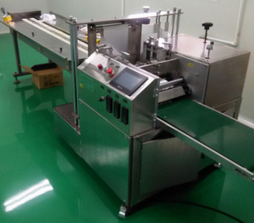 蔬菜餅干的包裝自然離不開枕式包裝機的幫助