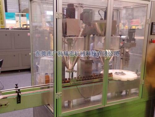 自動(dòng)上瓶灌裝機(jī)特點(diǎn)