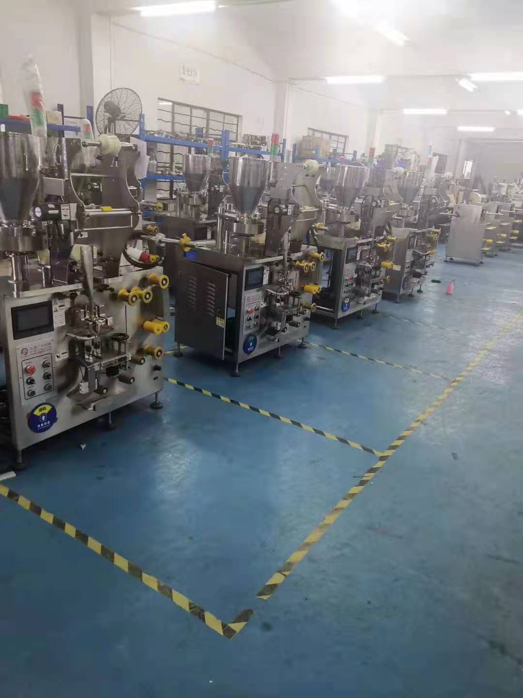 顆粒包裝機(jī)工作原理是什么?顆粒包裝接有哪些性能特點(diǎn)?